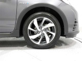 アルミホイールを装備、タイヤサイズはCD、DVD、Bluetooth、フルセグ視聴可能です。