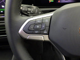 Travel Assist。設定した速度を上限に自動で加減速し、一定の車間距離,およ走行レーンを保つことでロングドライブの疲労を軽減します。