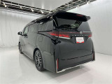 沢山乗れるのがこの車の魅力!2台で移動しないと・・・なんて時もこの車なら1台で!大活躍です♪