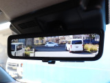 デジタルインナーミラーは後部に荷物が載っていても後席を映し出してくれます!