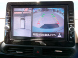見下ろしているかのような映像で、駐車もスムーズにできる。アラウンドビューモニター