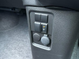 シートヒーター装備付き車!!座席に埋め込まれた電熱線によりシートを暖めることが出来る装備で、温めたられたシートは、寒い冬には最適です!!