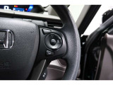 Hondaセンシングの機能のひとつ、アダプティブクルーズコントロール付!アクセルから足を離しても設定したスピードと前車との車間を保ち走行してくれます!車線維持もアシスト☆高速道路で疲労軽減ですね☆