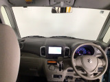 【前方視界】開放的な前方視界!運転がしやすく疲れにくいです♪窓が大きく、見通しがとっても良いおクルマですよ♪