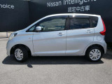 1年間、走行距離無制限の日産中古車ワイド保証付き・納車後の1ヶ月又は1000km時の無料点検、も付いてます。JAF・任意保険も当社で扱っております。是非、ご用命くださいませ。