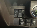 スマートキーや運転席のスイッチで後席両側スライドドアの開閉が可能♪電動だから力を入れてドアを開ける必要が無く、小さなお子様でも簡単に開け閉めでき快適です♪