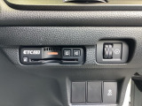ETC2.0を搭載し、高速道路の料金決済をスムーズに行えるだけでなく、道路情報を活用した高度な運転支援サービスにも対応しています。