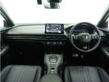 ◆視界広々で非常に運転しやすくロングドライブでも疲れを感じさせないすっきりとまとまったインパネ周りです。