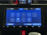 Bluetooth対応、CD/DVD再生機能付き。お好きな音楽を聴きながらのドライブは楽しいですよね〜♪