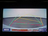 バックモニターで、後方を確認しながら安心して駐車することができます。運転初心者も熟練者も必須の機能ですよ!