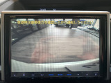 【バックカメラ(ガイドライン付)】ガイドライン表示で位置の目安が分かりやすく、駐車も安心です。