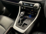左右独立コントロールフルオートエアコンで車内はいつでも快適!ドライブモードセレクト!スイッチで状況や気分に合わせたお好みの走行モードに切り替え可能!