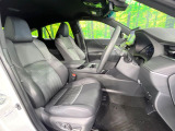 運転席シート廻りは使用感も少なく、良好な状態となっています。丁寧に使われていたことがよくわかりますね。