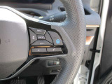プロパイロット搭載!アクセル、ブレーキを自動でコントロールして前のクルマとの車間距離を保つ手助けをします。
