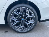 車両本体価格に保証も含まれております!BMW認定中古車ですのでご安心くださいませ! BMW Premium いわき