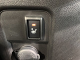 シートヒーターが付いています!寒い日に便利な装備ですね。
