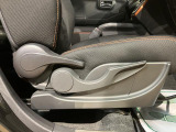 運転席に座面を上下できるシートリフターが装備しており、ドライバーさんの体型によって最適なシートポジションで運転していただけます。