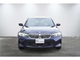 BMWのまさに「顔」ともいえる「キドニー・グリル」は、他の追随を許さない存在感を誇り、「キドニー・グリル」を見かけただけでBMWの風格を感じさせます!!