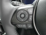 ステアリングスイッチ付き。手を離さずにさまざまな操作が可能です。