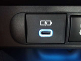 タブレット端末や電子機器の充電ができます