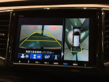 全方位モニターがついています! 車の周囲を360&deg;安全確認できるので、普段の駐車はもちろんの事、縦列駐車や幅寄せの際にも活躍してくれますよ。