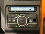車内空調は&rdquo;AUTOエアコン&rdquo;にお任せ。運転に集中出来ますよ!