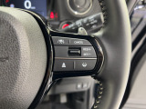 Hondaセンシングの機能のひとつ、アダプティブクルーズコントロール付!アクセルから足を離しても設定したスピードと前車との車間を保ち走行してくれます!車線維持もアシスト☆高速道路で疲労軽減ですね☆