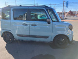 【スライド】リヤドアはスライドタイプなのでちょっと狭い駐車場でも乗り降り安心◎