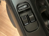 最近の車には必須アイテムのパワーウインドウも装備してます。前席のウインドウ開閉がお一人乗り時も楽々可能です。