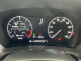 マルチインフォメーションディスプレイです。燃費や走行距離が分かり、半ドアなど車に異常がある際に警告してくれます。