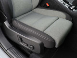 ボルボのシートの特徴は、長時間乗車でも驚くほど疲れないこと。これは身体をしっかりと保持し、体圧分散をしているからなのです。