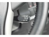 アクセルから足を離しても設定速度で走り続けてくれます。高速道路での長距離移動が楽になりますよ♪