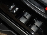 電動格納式ドアミラー・パワーウインドウを装備しています。