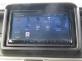 【 ケンウッド社製ナビ・MDV-S709 】Bluetooth接続に対応しています。その他、TVやAM/FMラジオの視聴・CDやDVD再生・USB接続などが可能です。