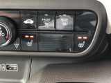 【シートヒーター】スイッチを押せば、座面と背もたれで体を温めてくれます♪