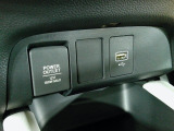 12V電源ソケットを設置しております。周辺機器の充電にご利用頂けます。