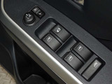電動格納式ドアミラー・パワーウインドウを装備しています。