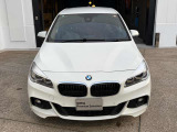 サービスにはドイツ本国と同様に教育と訓練を受け、BMWを知り尽くした「マイスターメカニック」が数多く在籍しております。納車前点検整備で、お客様に安心と安全をお届けいたします。