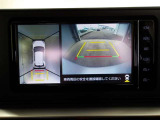 バックモニター付きで慣れない駐車場や車庫入れをサポートします。