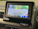 【バックカメラ】駐車時に後方がリアルタイム映像で確認できます。大型商業施設や立体駐車場での駐車時や、夜間のバック時に大活躍!運転スキルに関わらず、今や必須となった装備のひとつです!