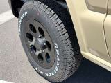 ホワイトレタータイヤがよく似合う車ですね♪