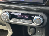 オートエアコンもついておりますので、快適な温度で運転が出来ます。