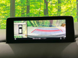 【360&deg;ビューモニター】専用のカメラにより、上から見下ろしたような視点で360度クルマの周囲を確認することができます☆死角部分も確認しやすく、狭い場所での切り返しや駐車もスムーズに行えます。