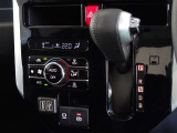 電動パーキングブレーキ・ブレーキホールドを装備してます。ホールド機能は信号待ちが多い一般道で疲労軽減になり、大好評です!