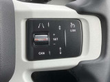【アダプティブクルーズコントロール】先行車との車間距離を自動で維持し、設定した速度内で加速・減速を自動で行えます。