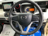 すっきりとしたハンドル周りのデザインで、運転席の操作性も良く、リラックスして運転をしていただけます。
