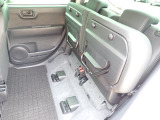 ◆チップアップ&ダイブダウン機構付【ULTR SEAT】は後席座面を左右分割で跳ね上げることができます。トランクで積載できない背の高い荷物をラクラク収納できます。ホンダ車ならではの人気装備です。
