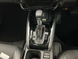 オートマチックシフトレバーは、手になじみ操作しやすい形状で安全運転にもつながります♪