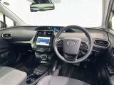 運転席まわりです。 各操作スイッチは使いやすい位置に配置されてます。