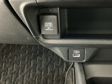 【USBポート】USBポートも装備されています♪スマートフォンのオーディオに連携も可能です。今や欠かせない装備の一つです!